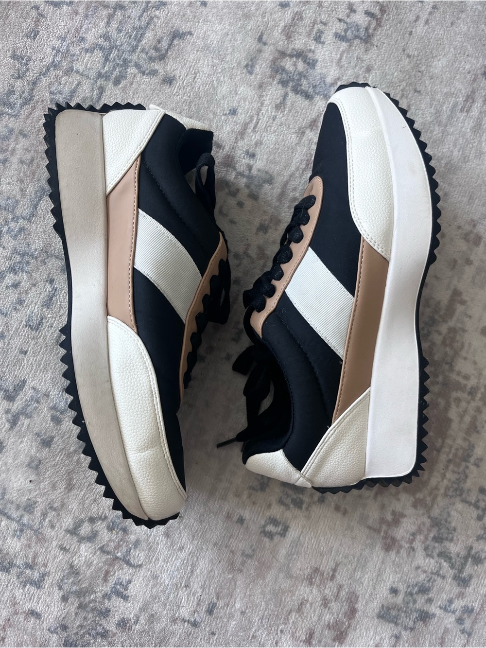DV by Dolce Vita Sneakers